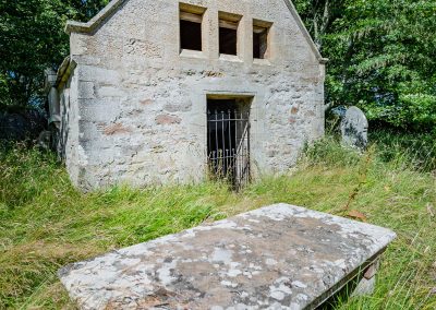 Reay cross slab mausoleum © Ewen Weatherspoon